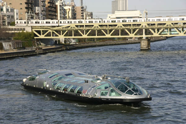 未来型水上バス ヒミコ
